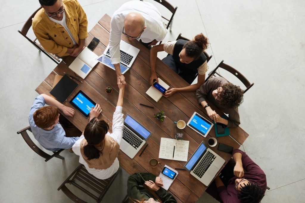 mesa de trabajo en equipo